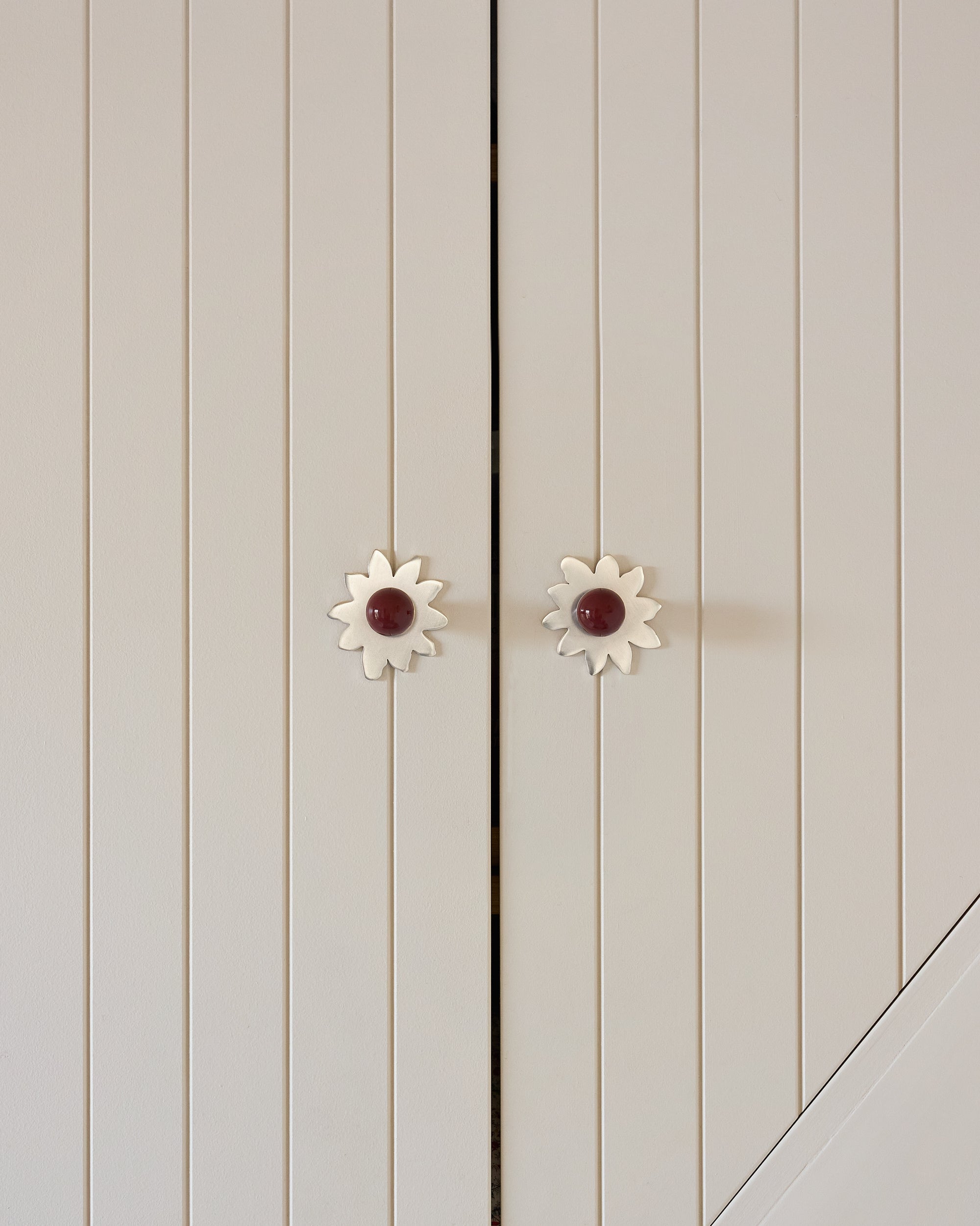 Coloured Knob, Cherry, Nickel