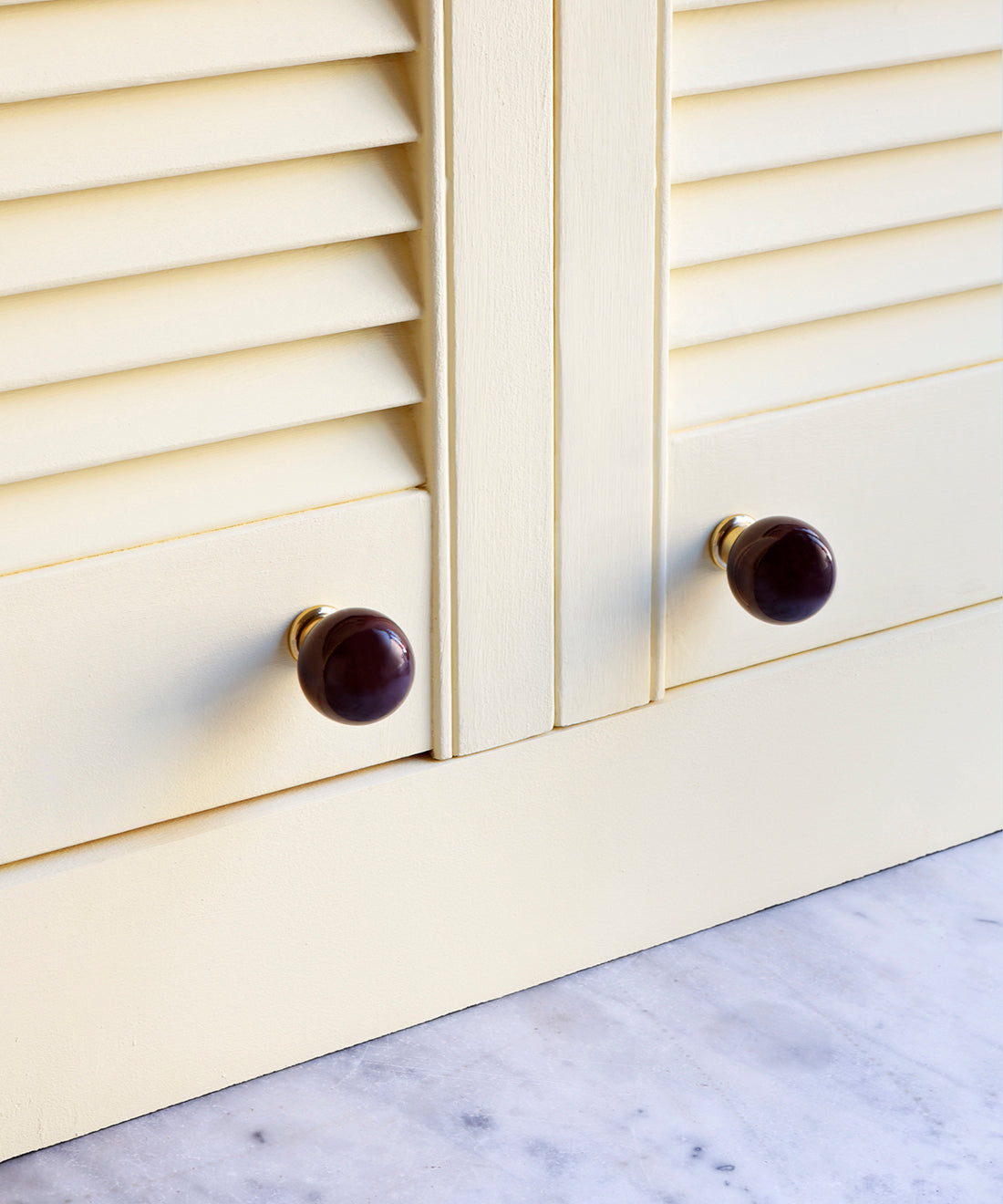 Coloured Knob, Chocolate, Brass