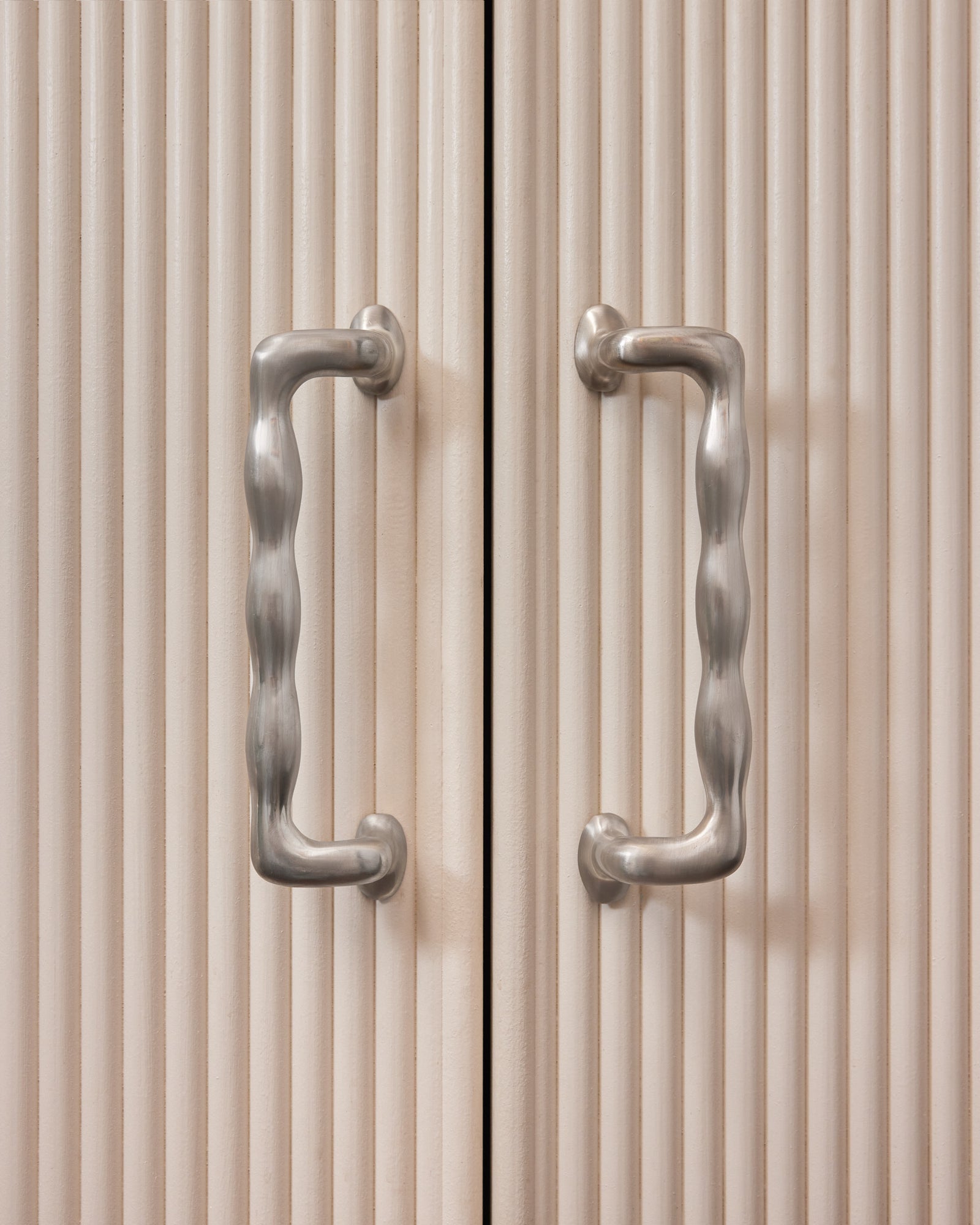 Jumbo Wave Handle, Brushed Nickel – MG&Co.