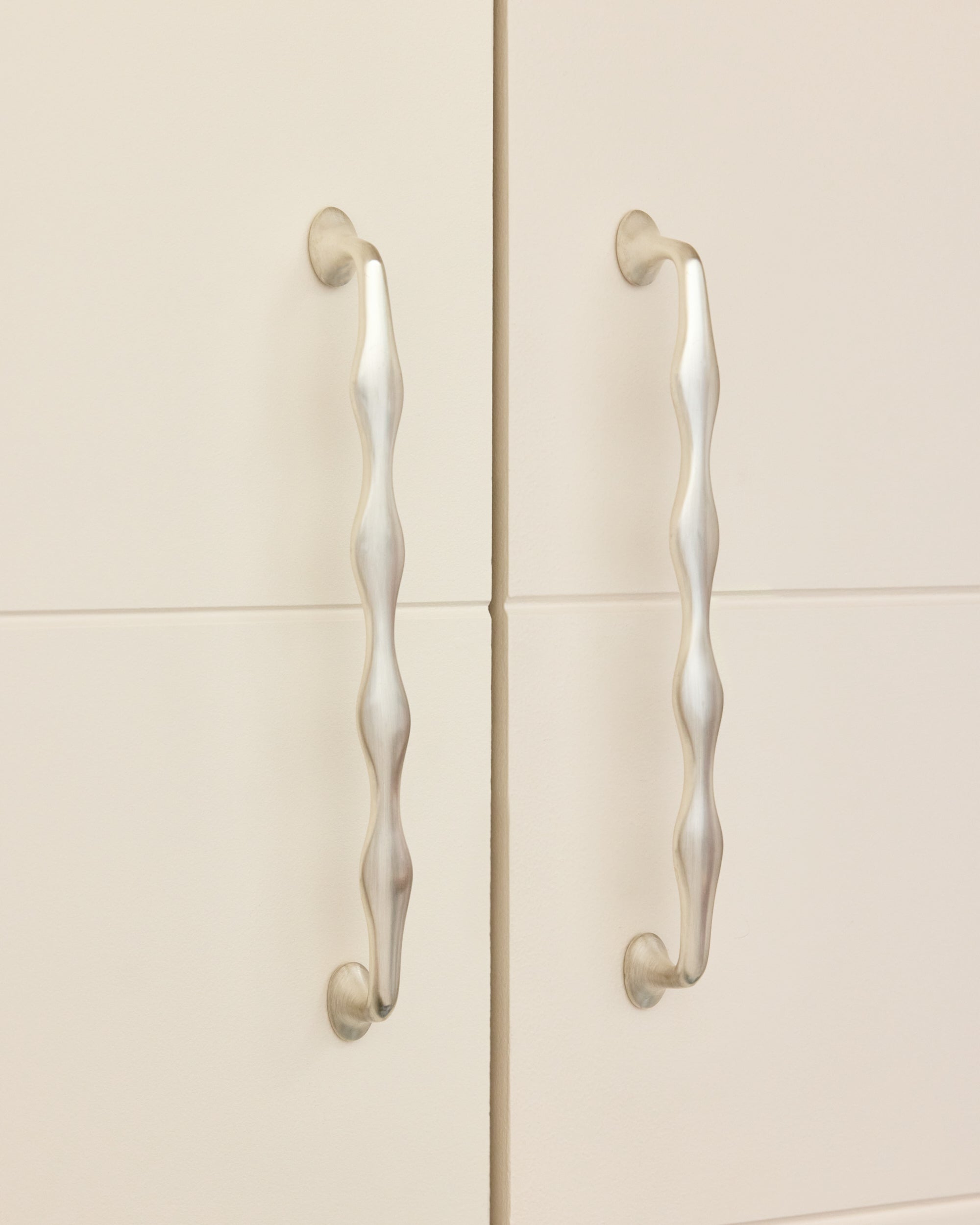 Wave Handle, Brushed Nickel